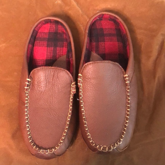 LL Bean 8 mocasin leather slip on slipper euc